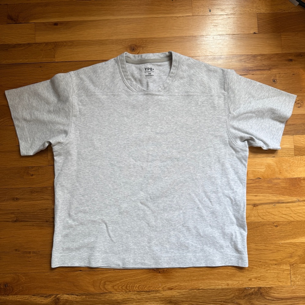 Abercrombie & Fitch Light Gray Short Sleeve Tee